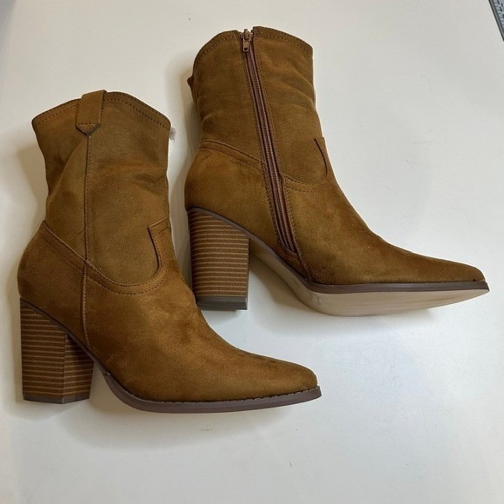 Story Brand Women's Tan Faux Suede‎ Casey Ankle Bootie Western Style Size 7 1/2 - Picture 4 of 9